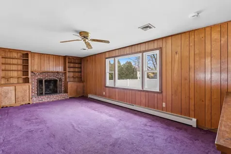 12 Colonial Circle Hampton NH 03842-3317