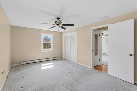12 Colonial Circle Hampton NH 03842-3317