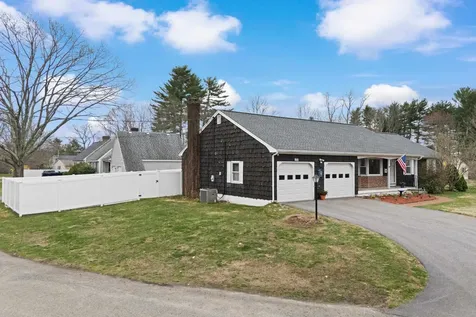 12 Colonial Circle Hampton NH 03842-3317