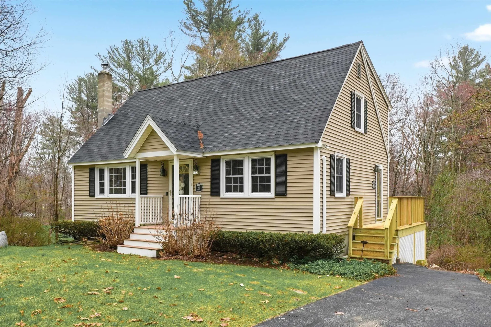24 Fordway Extension Windham NH 03087