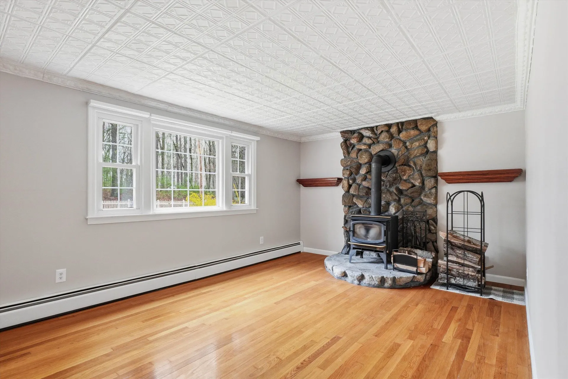 24 Fordway Extension Windham NH 03087