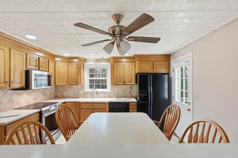24 Fordway Extension Windham NH 03087