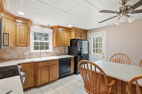 24 Fordway Extension Windham NH 03087