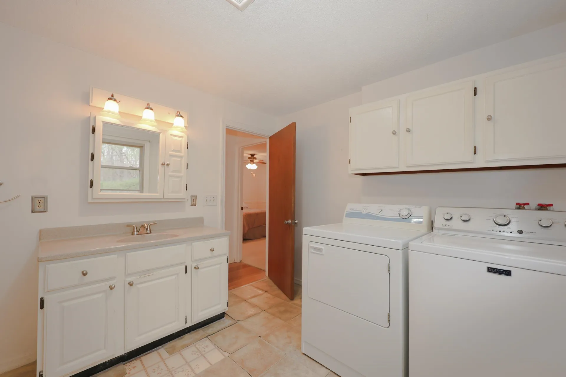 37 Country Club Lane Merrimack NH 03054