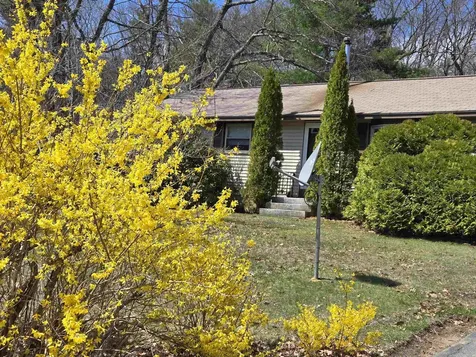 37 Country Club Lane Merrimack NH 03054