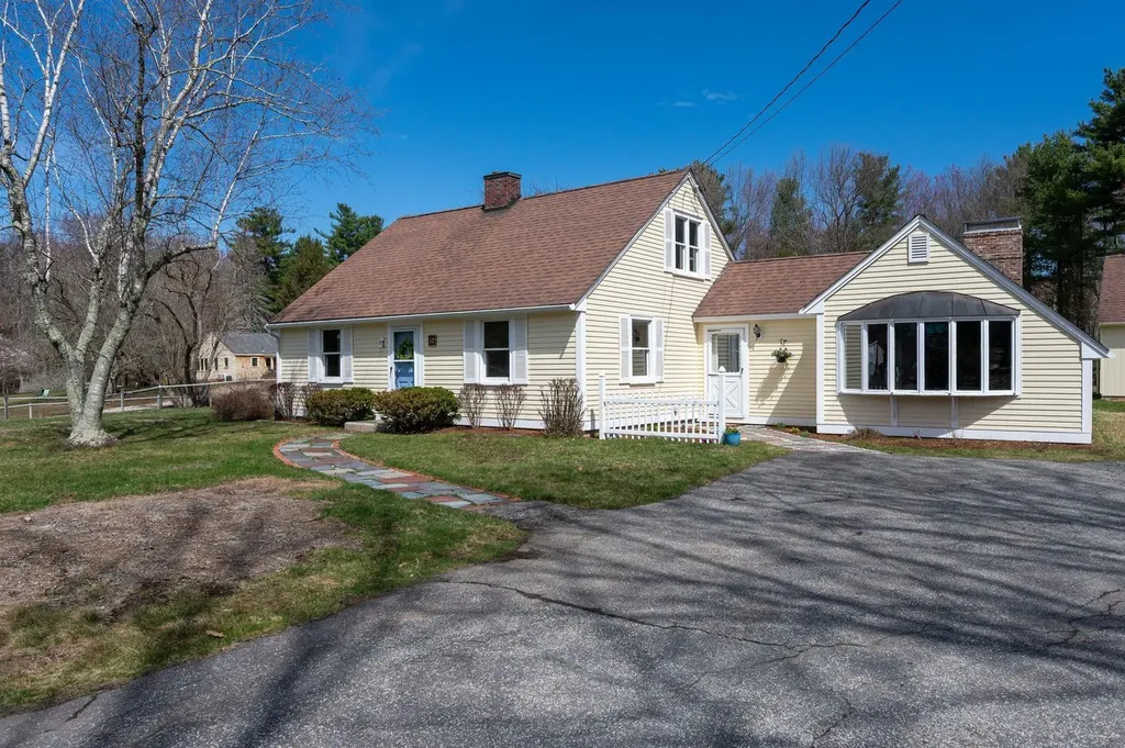 12 Miltimore Road Derry NH 03038