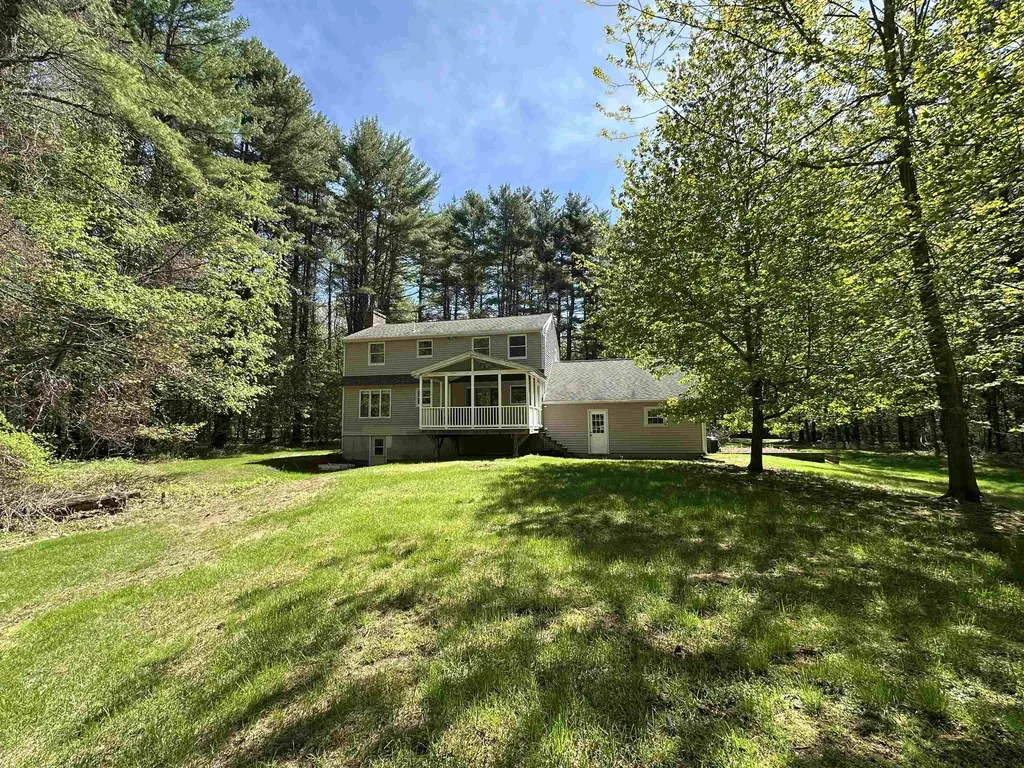 4 Schoolhouse Road Amherst NH 03031