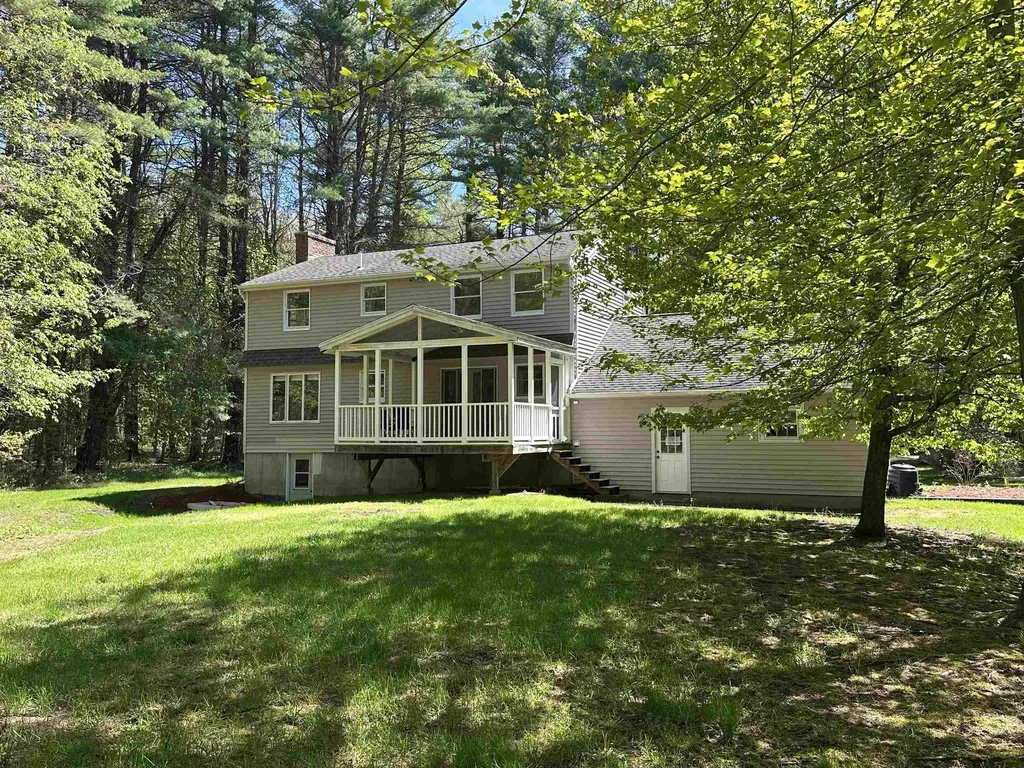 4 Schoolhouse Road Amherst NH 03031