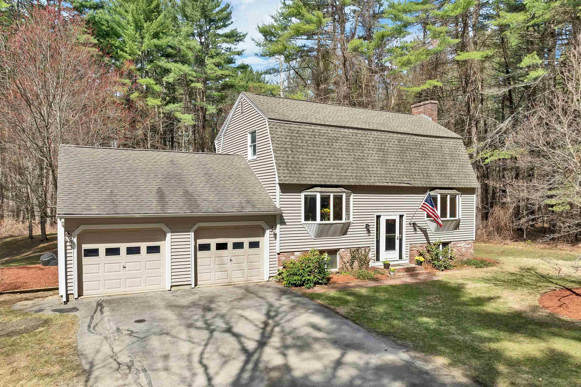 4 Schoolhouse Road Amherst NH 03031