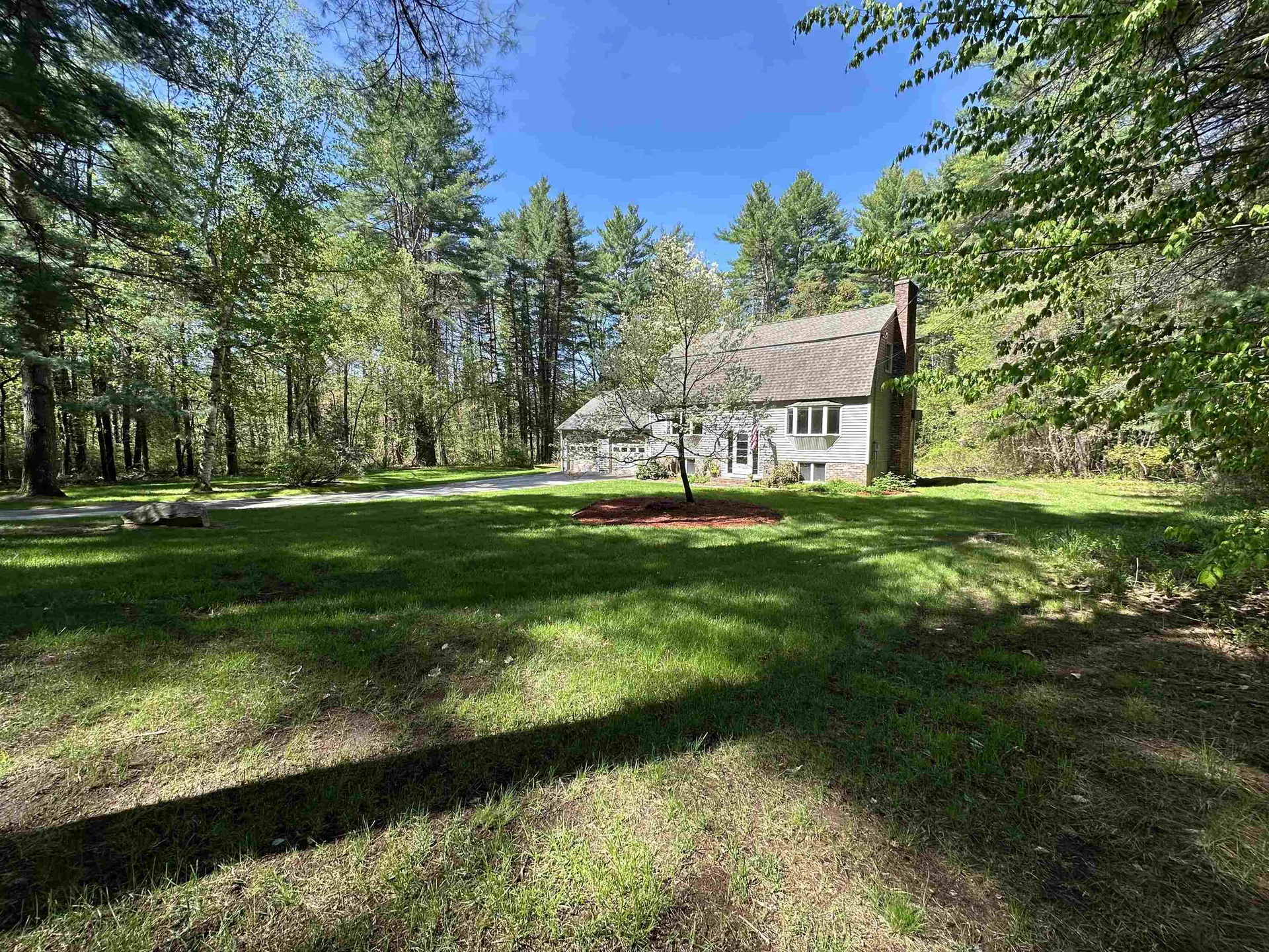 4 Schoolhouse Road Amherst NH 03031