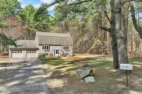 4 Schoolhouse Road Amherst NH 03031