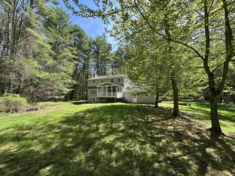 4 Schoolhouse Road Amherst NH 03031