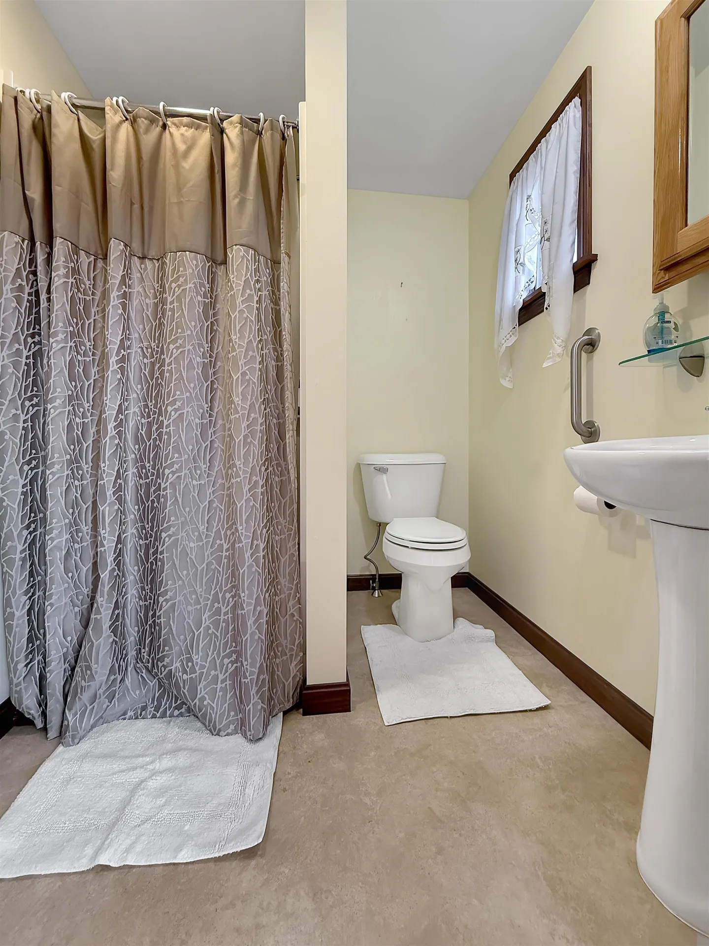 58 Pleasant Street Colebrook NH 03576