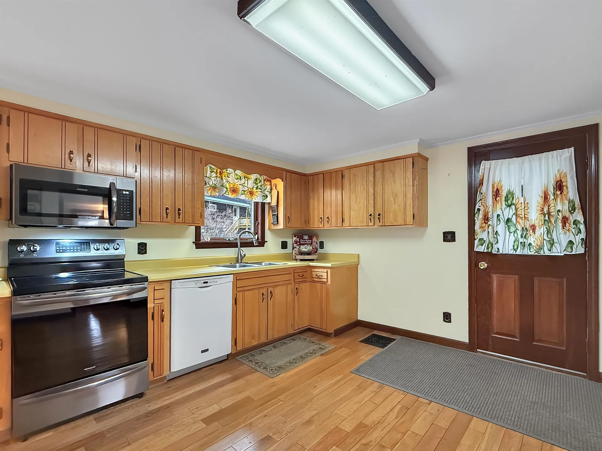 58 Pleasant Street Colebrook NH 03576
