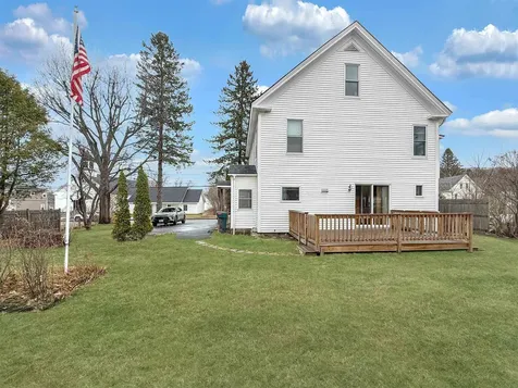 58 Pleasant Street Colebrook NH 03576