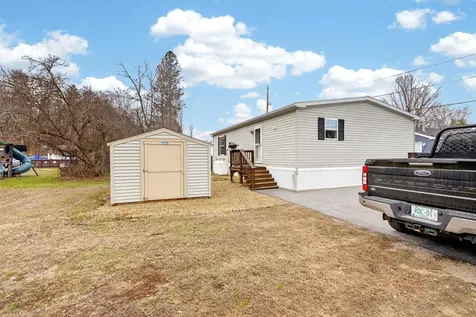4 Elizabeth Drive Boscawen NH 03303