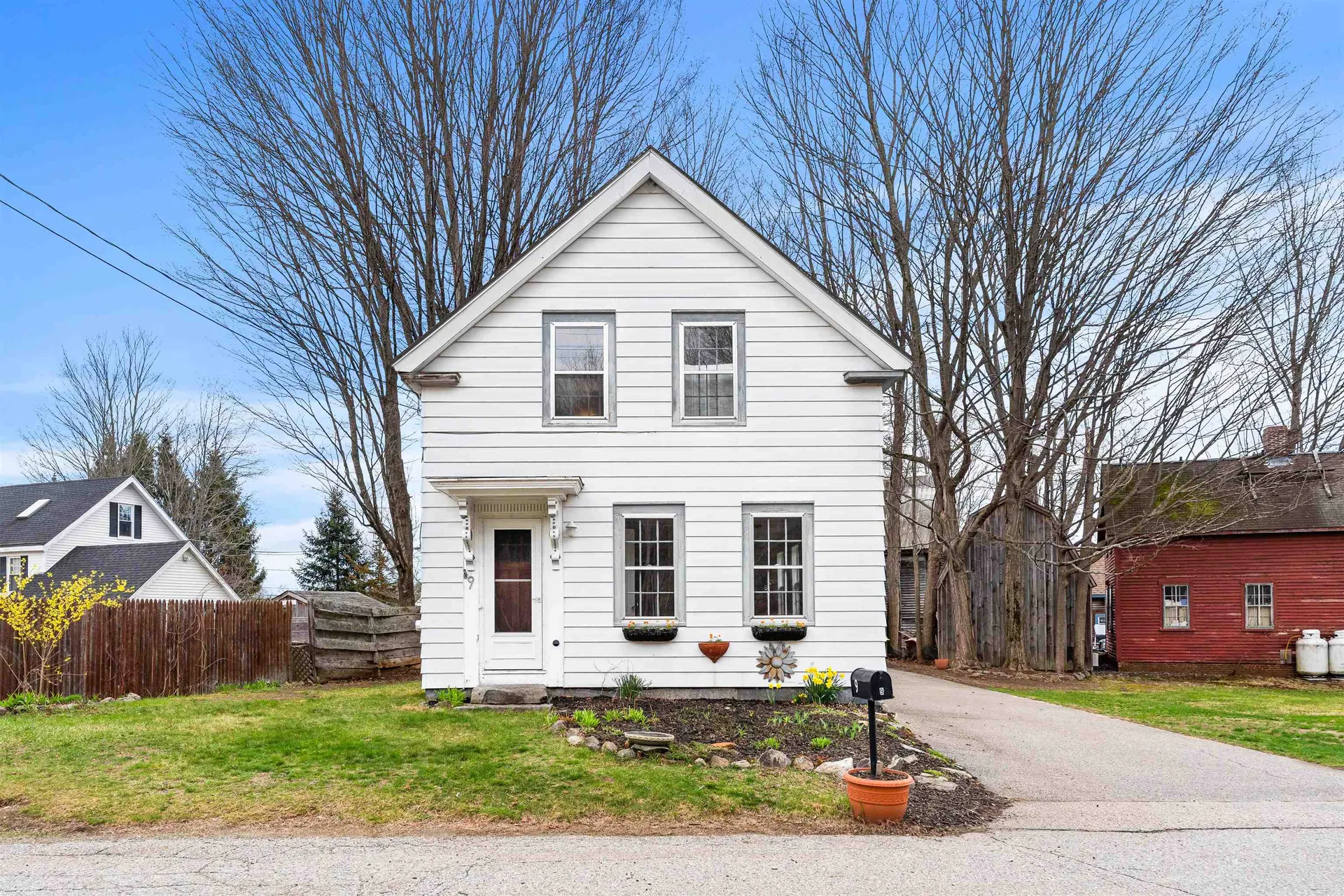 9 Railroad Avenue Newfields NH 03856