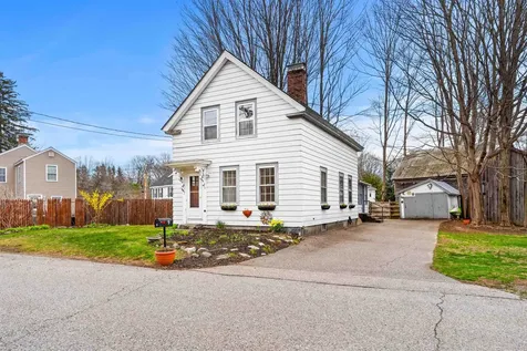 9 Railroad Avenue Newfields NH 03856