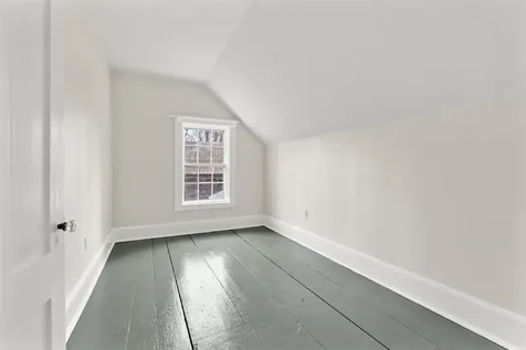 9 Railroad Avenue Newfields NH 03856