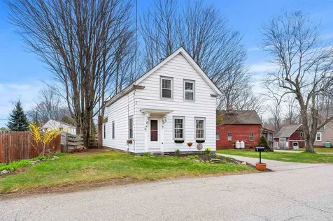 9 Railroad Avenue Newfields NH 03856