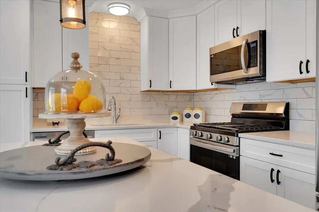 5 Dumaine Avenue Nashua NH 03063