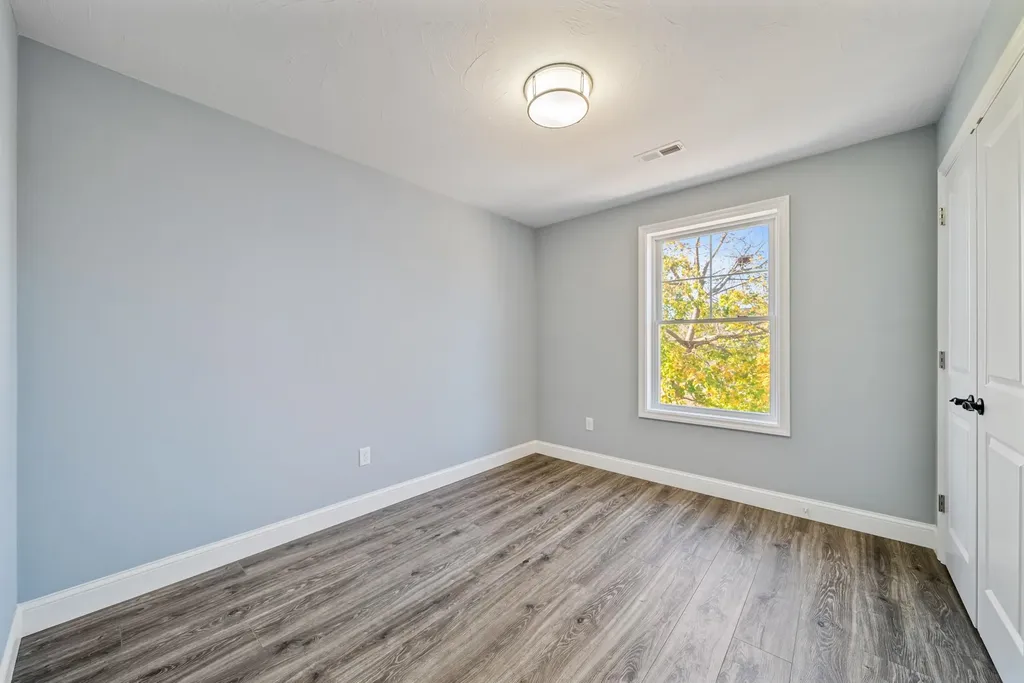 5 Dumaine Avenue Nashua NH 03063