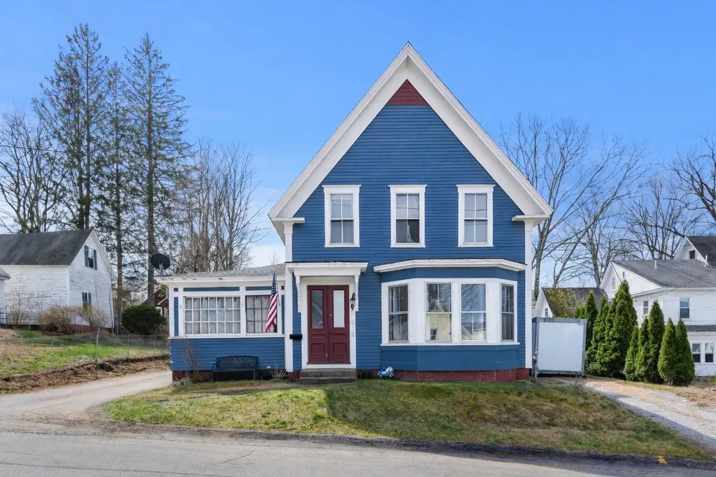 11 Pine Street Franklin NH 03235