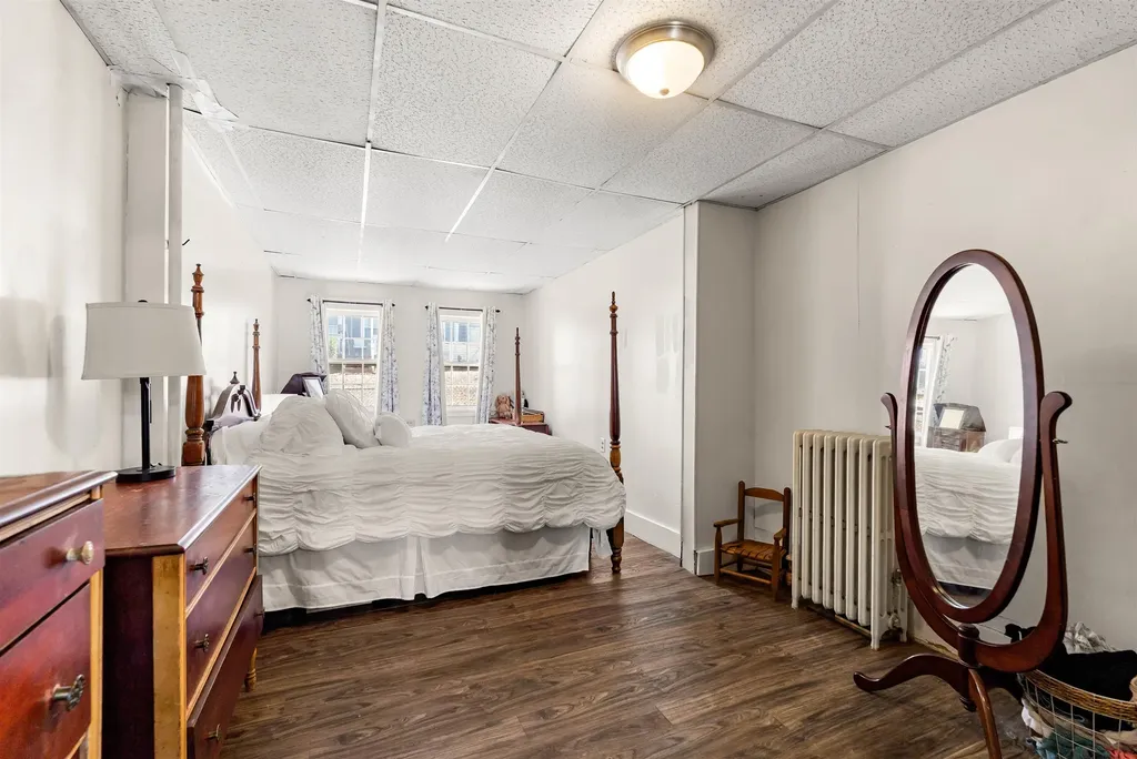 11 Pine Street Franklin NH 03235