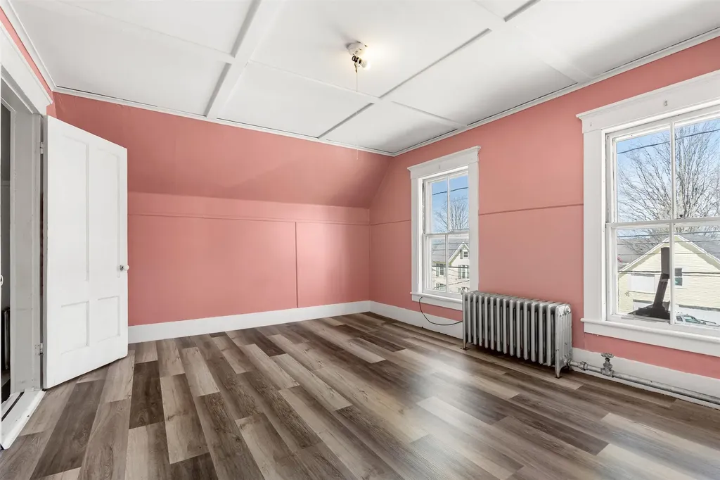 11 Pine Street Franklin NH 03235