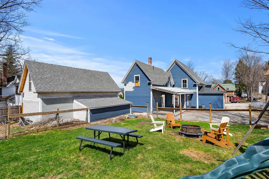 11 Pine Street Franklin NH 03235
