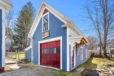11 Pine Street Franklin NH 03235