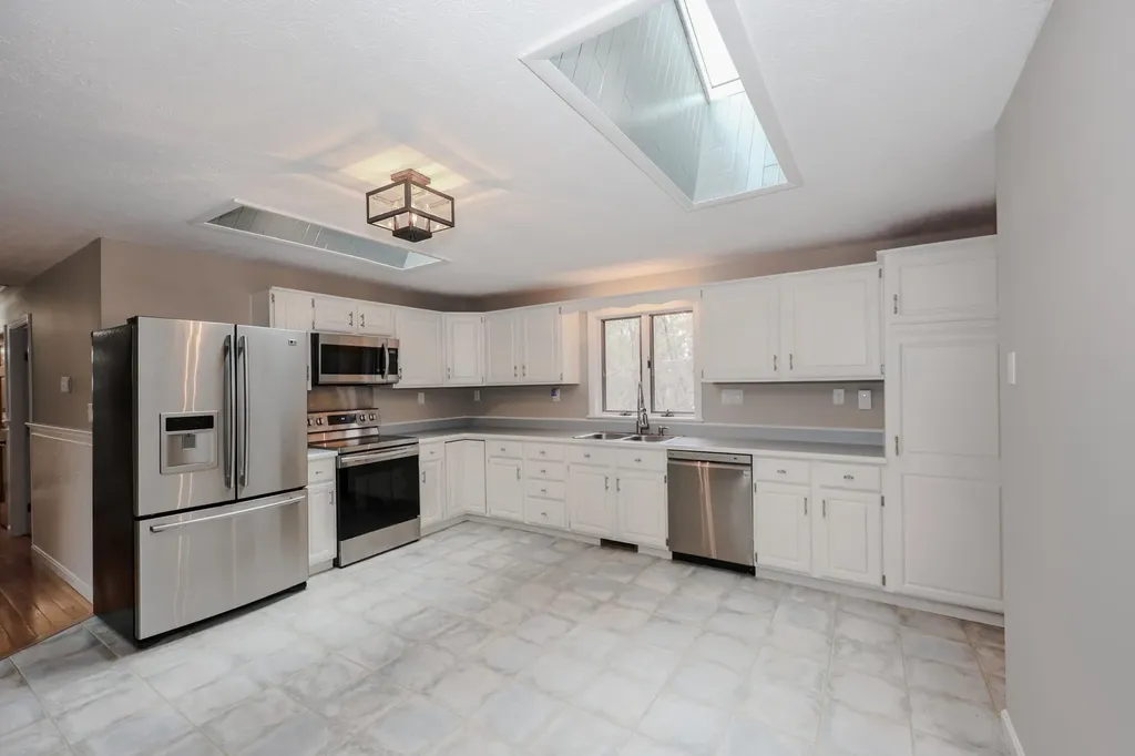 50 Edinburgh Drive Bedford NH 03110