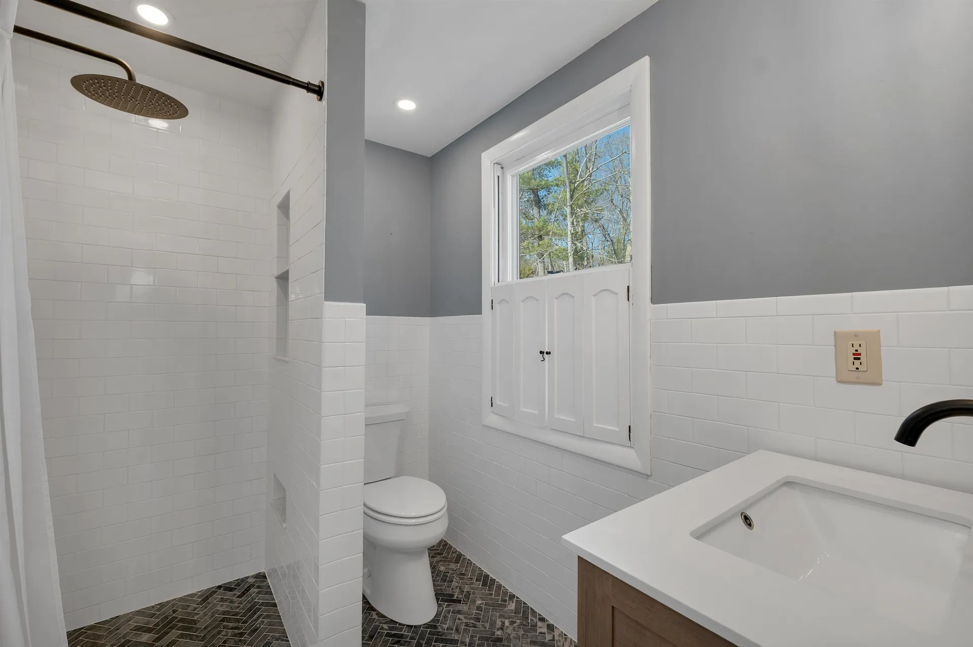 17 Harding Road Portsmouth NH 03801