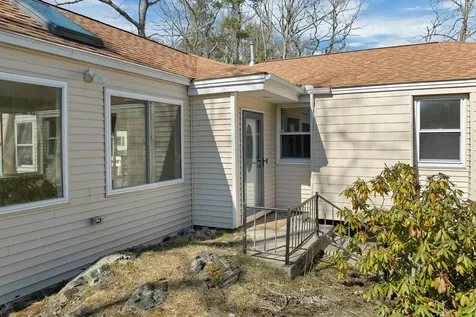 17 Harding Road Portsmouth NH 03801