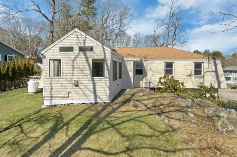 17 Harding Road Portsmouth NH 03801