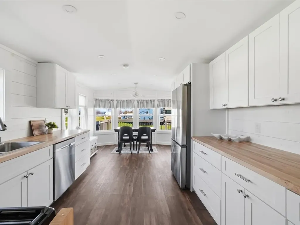 10 Gull Lane South Hero VT 05486