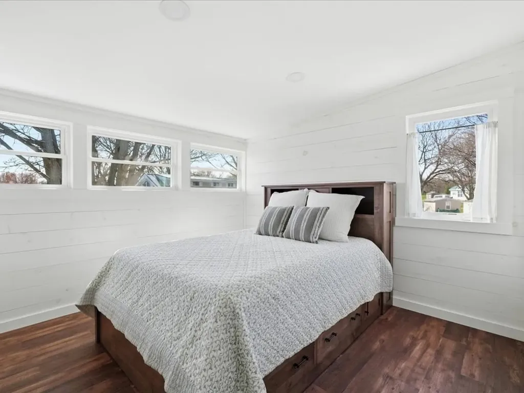 10 Gull Lane South Hero VT 05486