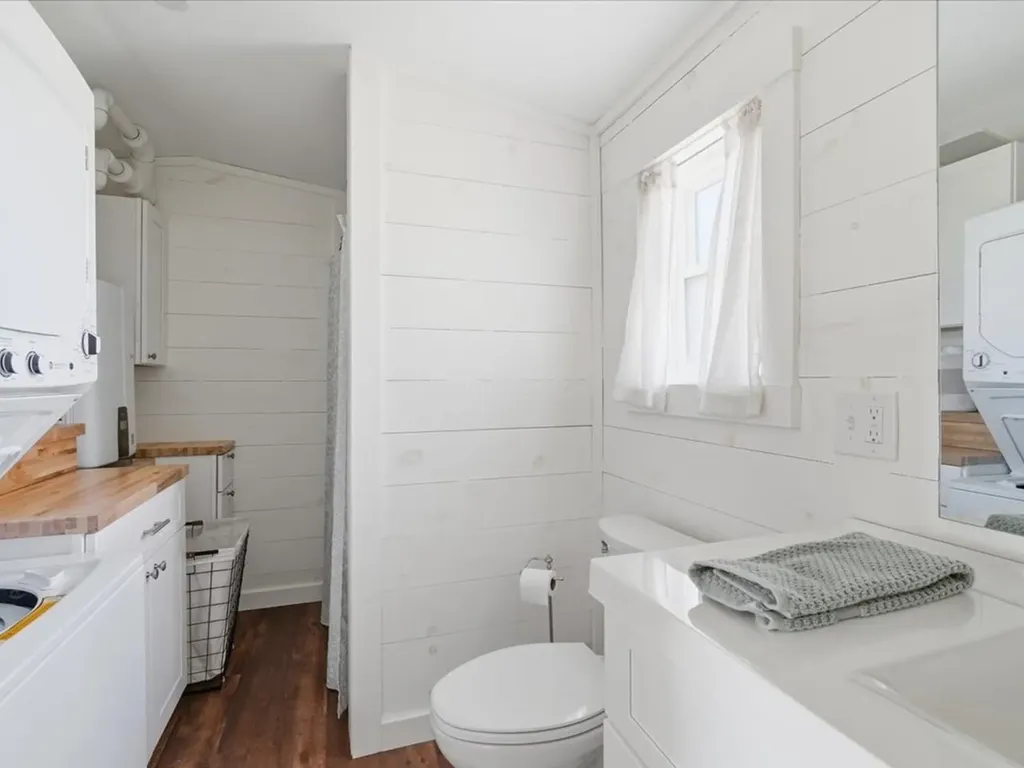 10 Gull Lane South Hero VT 05486