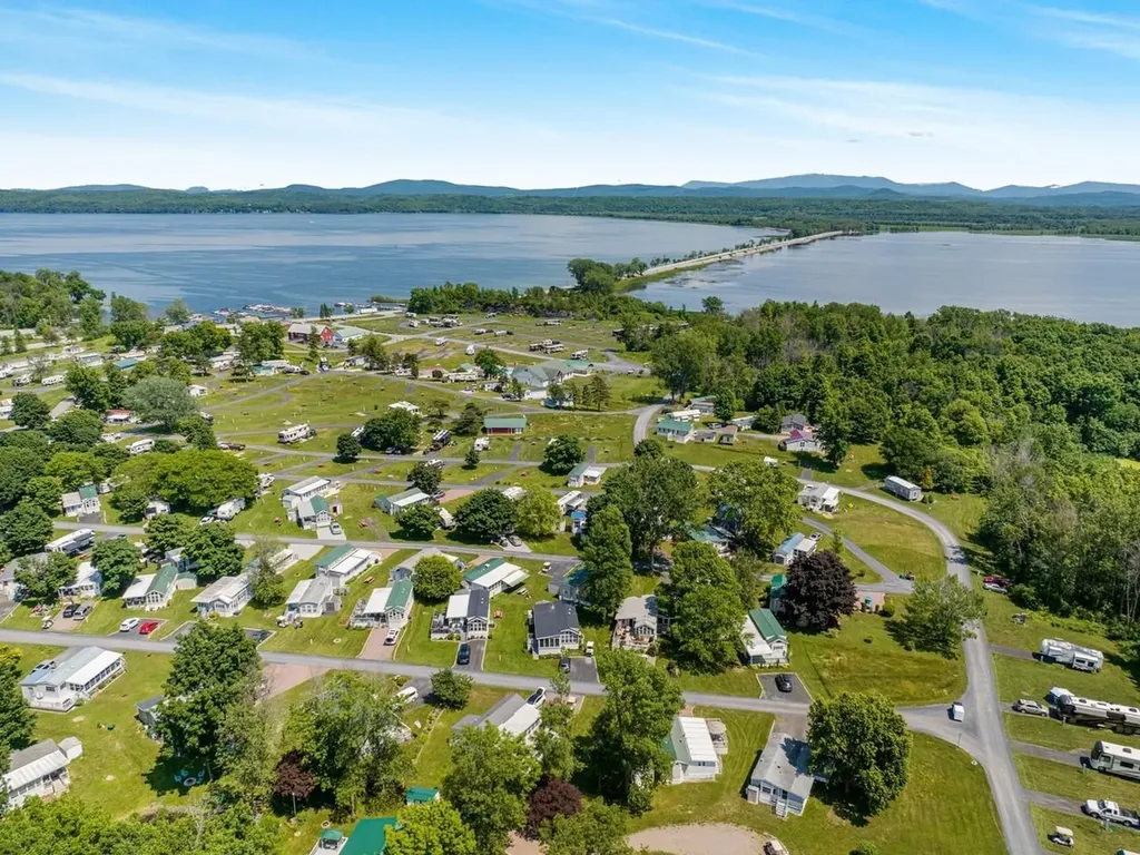 10 Gull Lane South Hero VT 05486