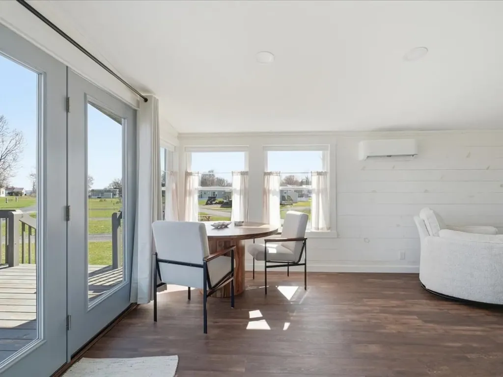 10 Gull Lane South Hero VT 05486