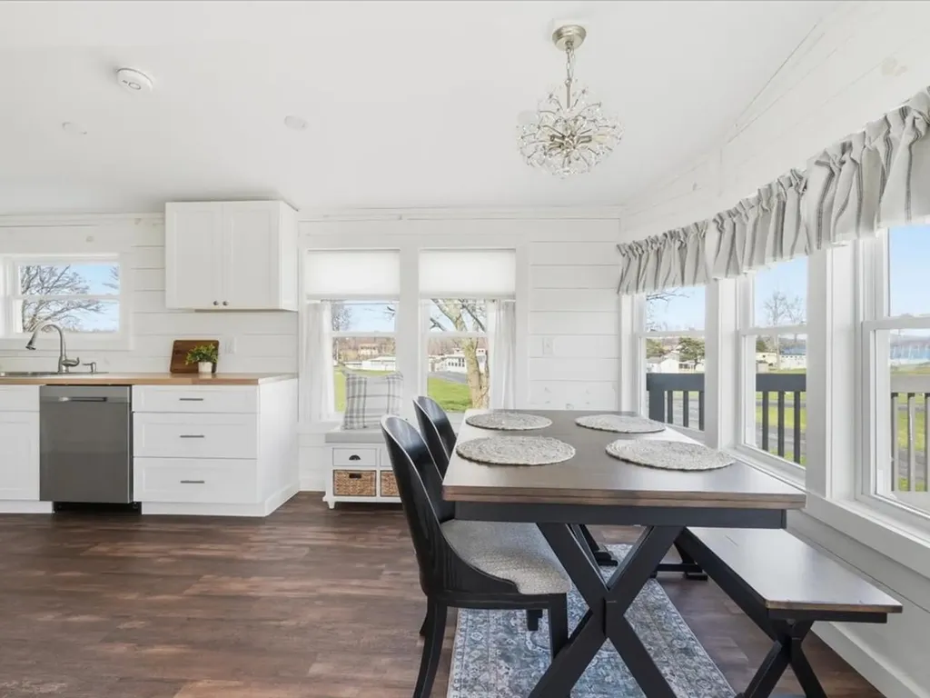 10 Gull Lane South Hero VT 05486