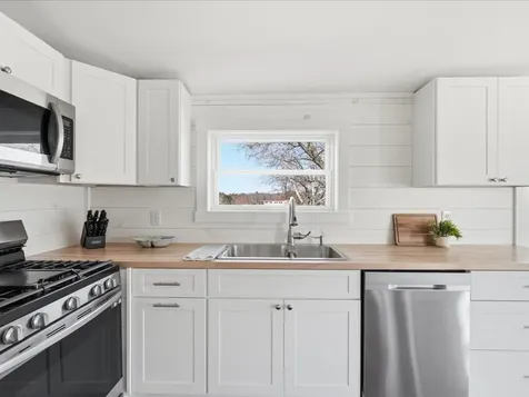 10 Gull Lane South Hero VT 05486