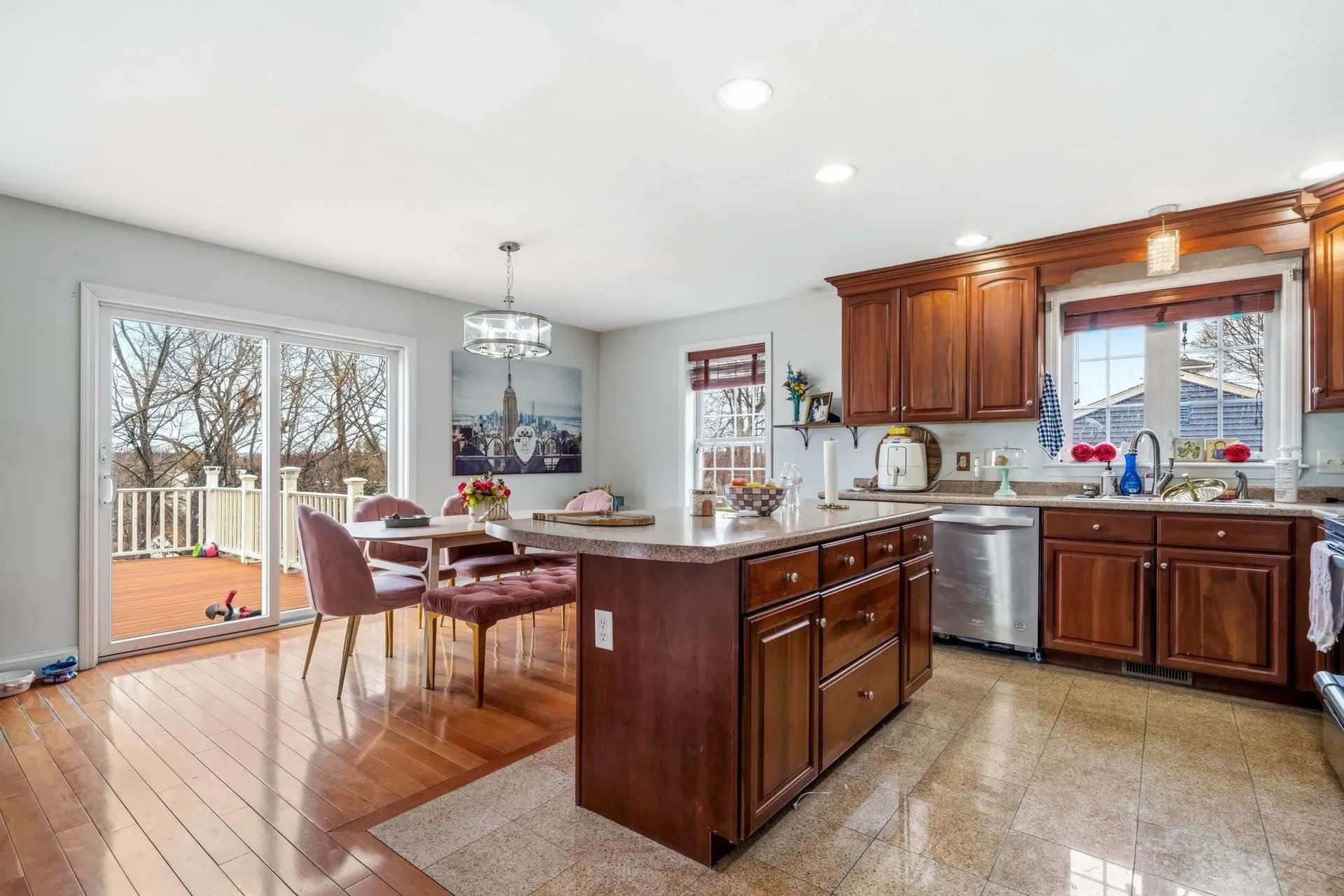 160 S Elm Street Manchester NH 03103