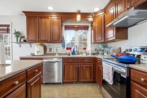 160 S Elm Street Manchester NH 03103