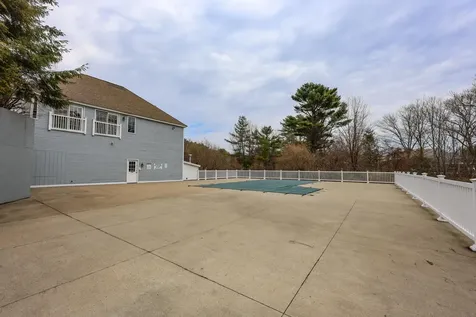 49 Drakes Landing Hampton NH 03842
