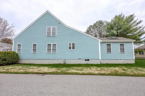 49 Drakes Landing Hampton NH 03842