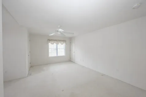 49 Drakes Landing Hampton NH 03842