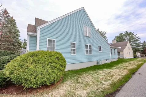 49 Drakes Landing Hampton NH 03842