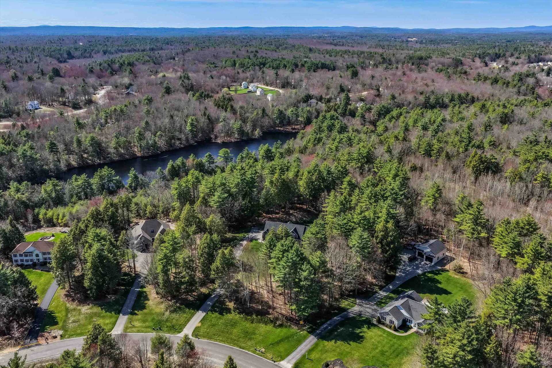 79 Thunder Road Fremont NH 03044