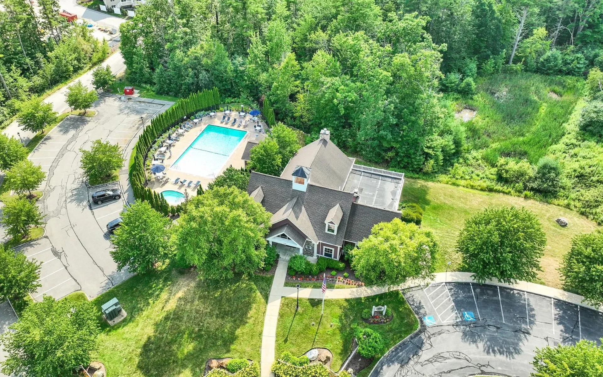 163 Woodview Way Manchester NH 03102